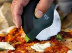 Compact Pizza Cutter - Big Green Egg