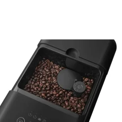 Helautomatisk Espressomaskin med ånginsats, Svart - Smeg