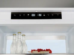 Helintegrerad kyl/frys, 70cm, 193 hög, door-on-door - Bertazzoni