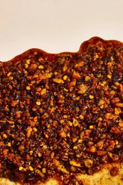 Hot Garlic Chili crisp, 170 g - Mama Teav's