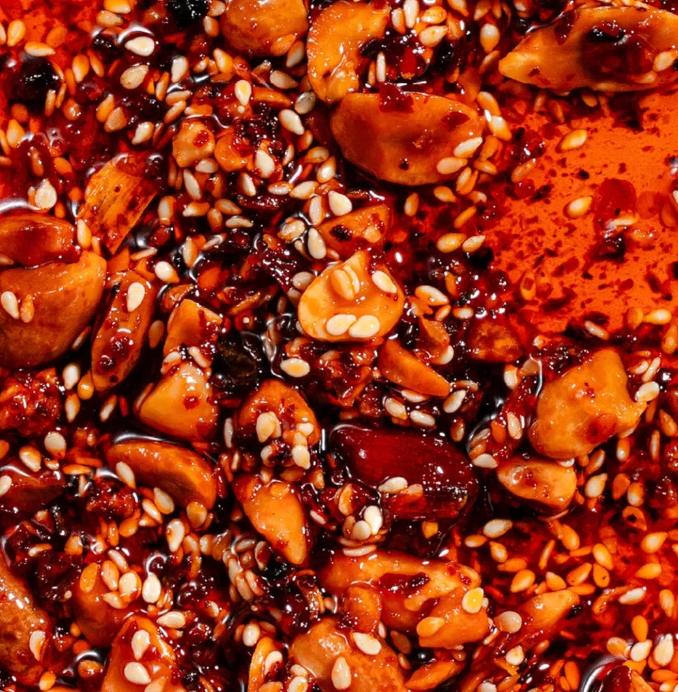 Peanut Rãyu, Krispig chiliolja med jordnötter & sesam, 240 g - White Mausu