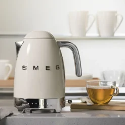 Vattenkokare med temperaturinställning, Creme - Smeg